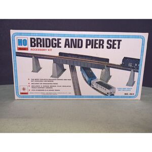 Vintage Renwal Bridge and Pier Set (No. 463) for HO Scale Model Railroad Layouts